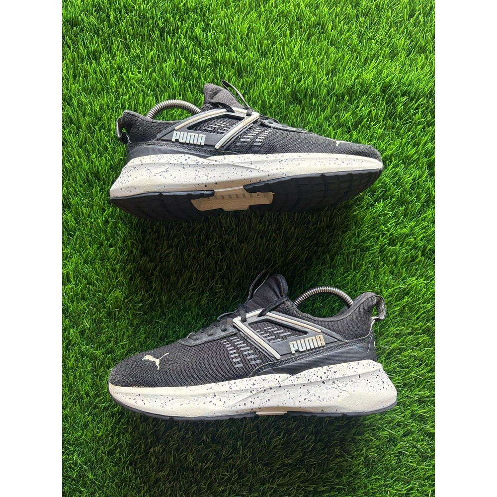 PUMA Outpace Speckle sneakers sz 7